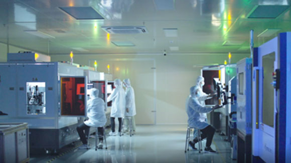 研發實驗室-成立集團研究院、成都研究院，并在深圳、常州兩地設立激光研發中心。