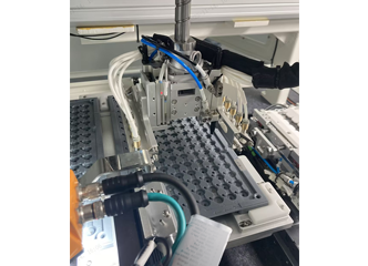 海目星機(jī)器人取放料狀態(tài)